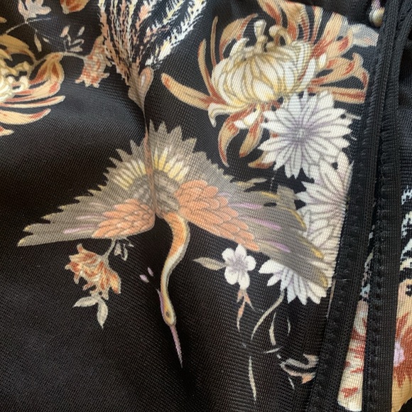 Forever 21 short black and pink athletic shorts with bird and flower print - Picture 2 of 4
